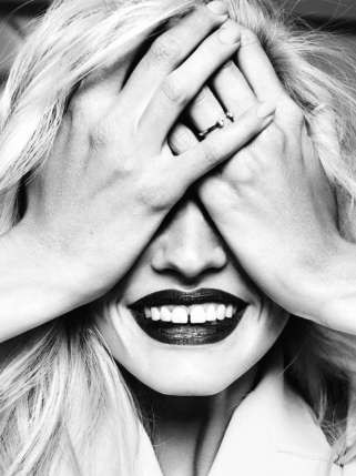 Lara Stone quyến rũ đón Giáng sinh - ảnh 3