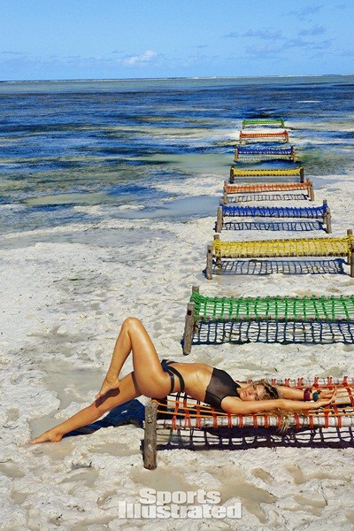 Erin Heatherton bốc lửa trên Sports Illustrated 2016 - ảnh 12