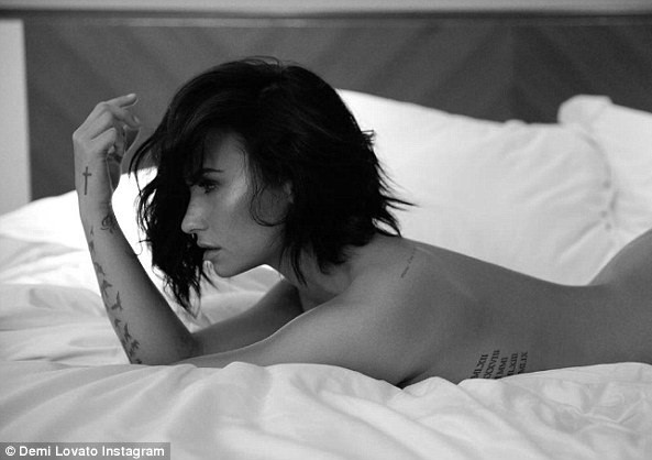 Demi Lovato táo bạo bán nude trên bìa single mới - ảnh 2