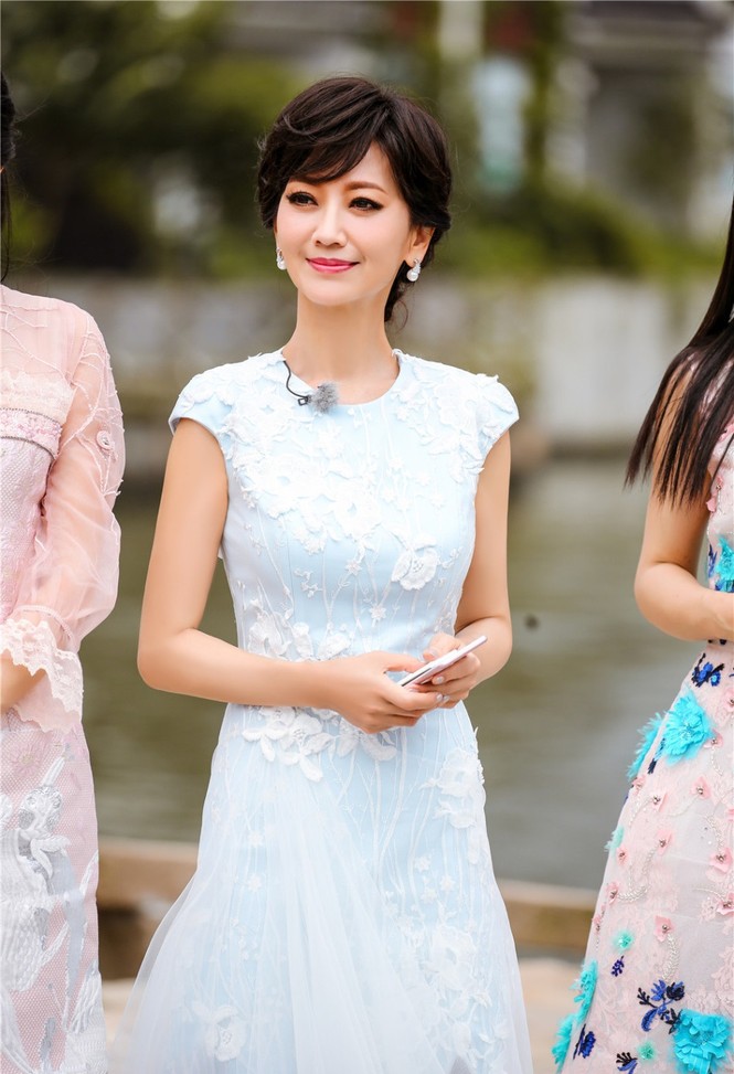 Nhan sắc trẻ ngỡ ngàng của Lưu Gia Linh và người đẹp ‘Bến Thượng Hải’ - ảnh 3
