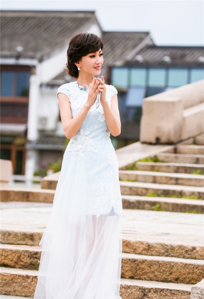 Nhan sắc trẻ ngỡ ngàng của Lưu Gia Linh và người đẹp ‘Bến Thượng Hải’ - ảnh 4
