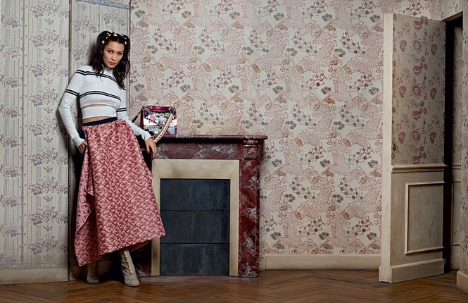 phong cách,hãng thời trang,bộ ảnh,Chanel,danh tiếng,nữ tính,mùa xuân,tạo dáng, Chanel, Fendi, Karl Lagerfeld, Vittoria Ceretti, Gigi Hadid, Bella Hadid - ảnh 9