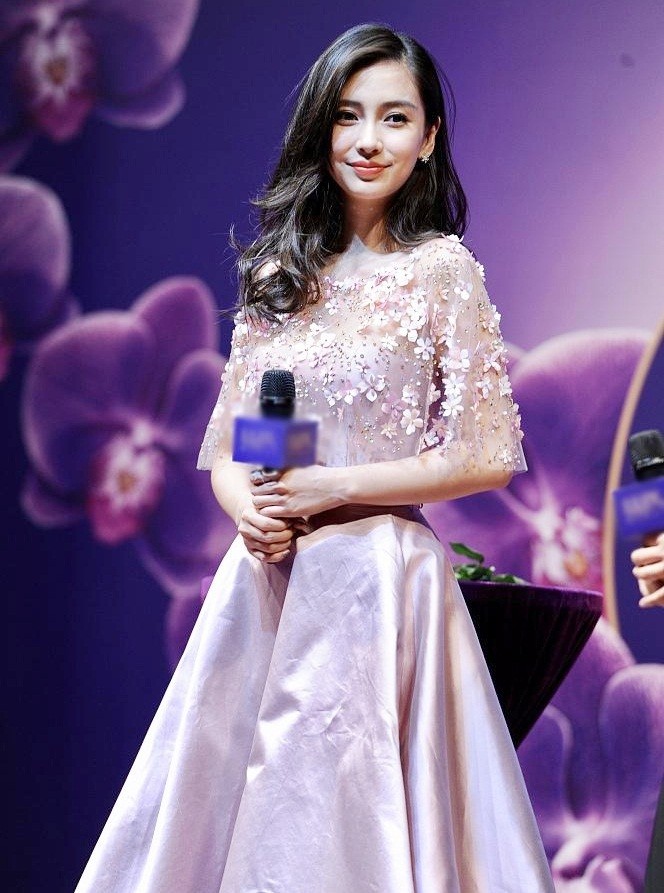Nhan sắc xinh đẹp hoàn hảo của bà mẹ một con Angelababy - ảnh 6