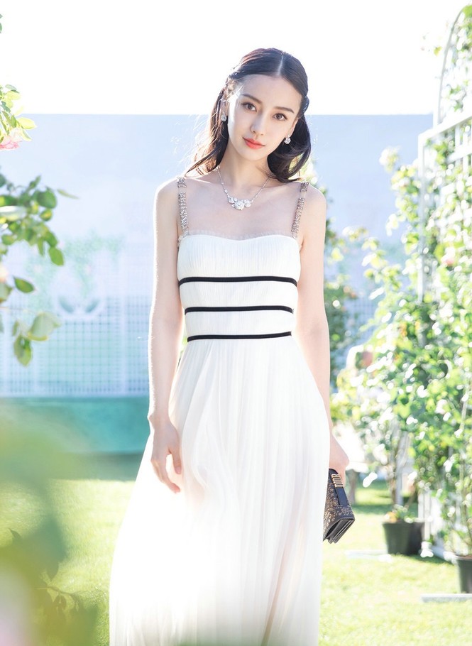 Angelababy đẹp kiều diễm như búp bê - ảnh 10