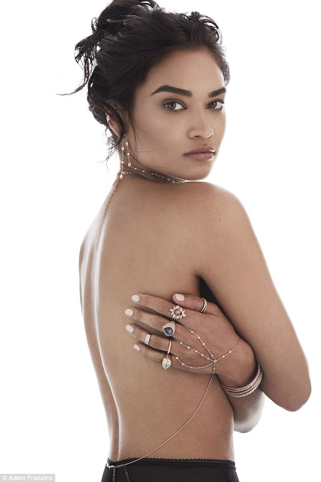 Sắc vóc gợi cảm không tì vết của nàng mẫu lai Shanina Shaik - ảnh 18