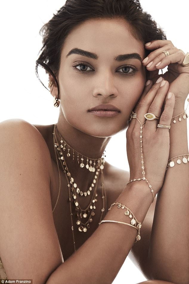 Sắc vóc gợi cảm không tì vết của nàng mẫu lai Shanina Shaik - ảnh 22