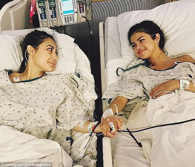 Nhận giải ‘Phụ nữ của năm’, Selena bật khóc cảm ơn cô bạn ghép thận - ảnh 5