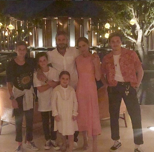 Victoria Beckham mặc gợi cảm khoe chân thon dáng chuẩn - ảnh 10