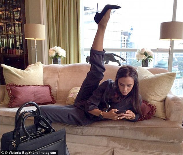 Victoria Beckham mặc gợi cảm khoe chân thon dáng chuẩn - ảnh 8