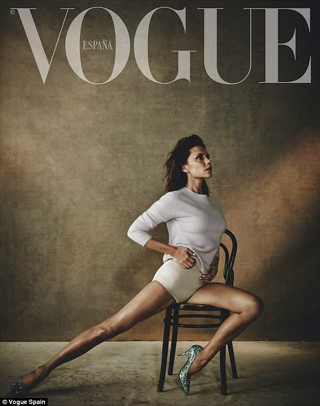 Victoria Beckham mặc gợi cảm khoe chân thon dáng chuẩn - ảnh 3