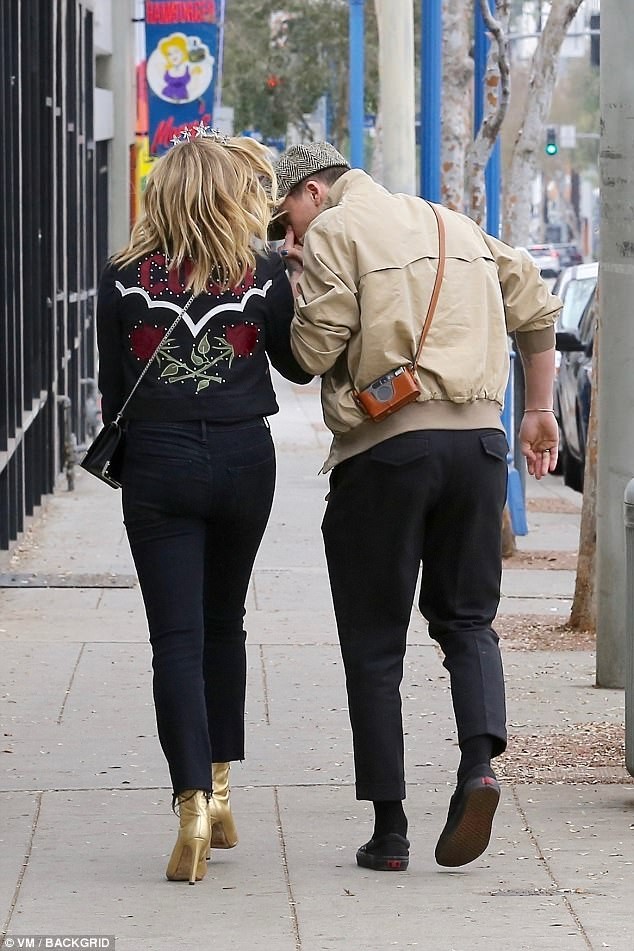Brooklyn Beckham, Harper Beckham - ảnh 4