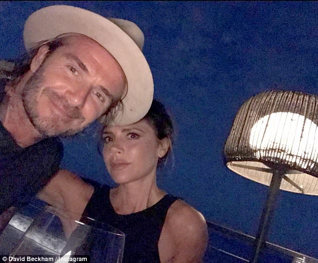 Vợ chồng David Beckham đăng ảnh ôm nhau ngọt ngào mừng Valentine - ảnh 2