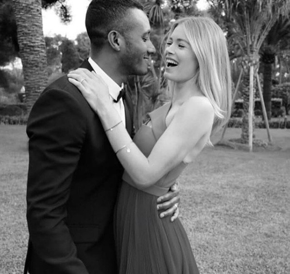 Vợ chồng David Beckham đăng ảnh ôm nhau ngọt ngào mừng Valentine - ảnh 5