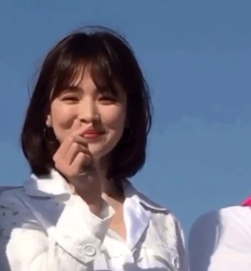 Song Hye Kyo xinh tươi rạng ngời - ảnh 9