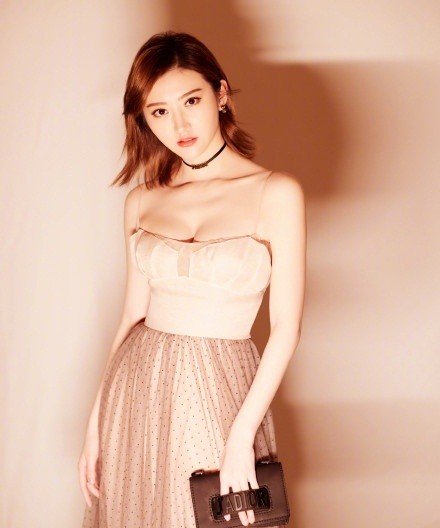 Angelababy lệch vai gợi cảm - ảnh 9