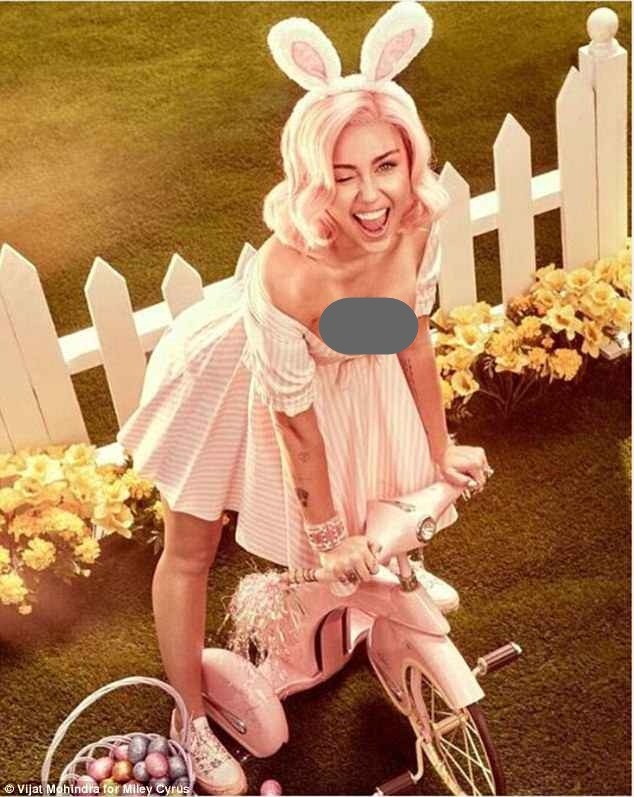 Miley Cyrus nóng bỏng mừng Lễ Phục sinh - ảnh 3