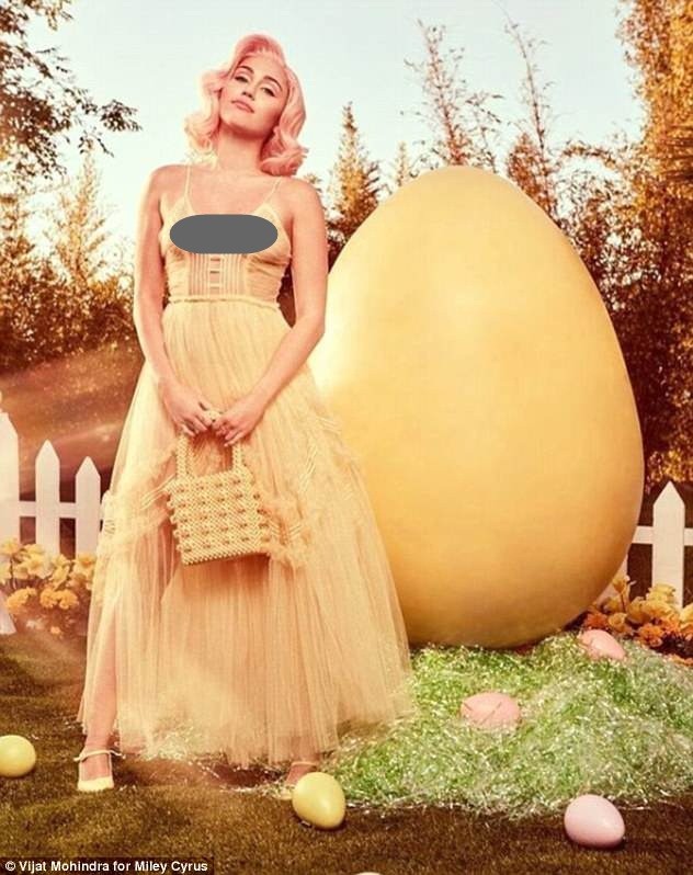 Miley Cyrus nóng bỏng mừng Lễ Phục sinh - ảnh 14