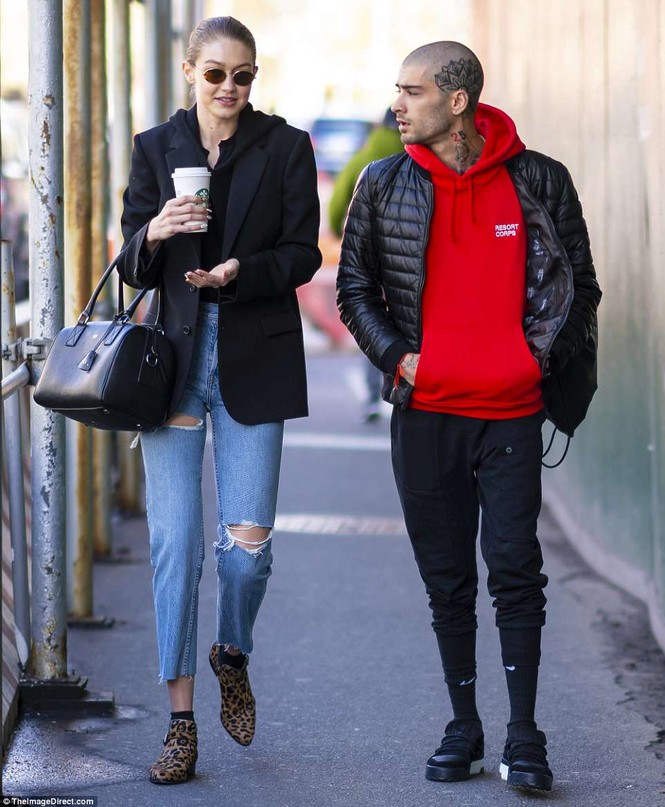 Gigi Hadid hôn Zayn Malik - ảnh 11