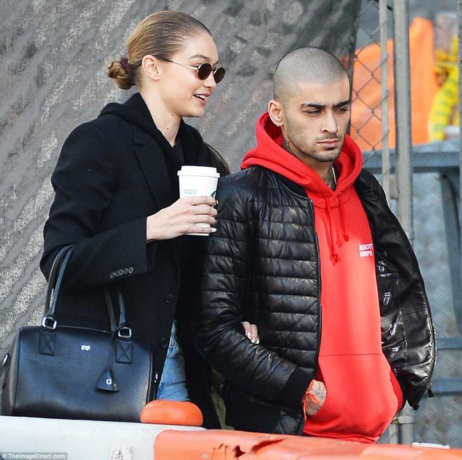 Gigi Hadid hôn Zayn Malik - ảnh 12