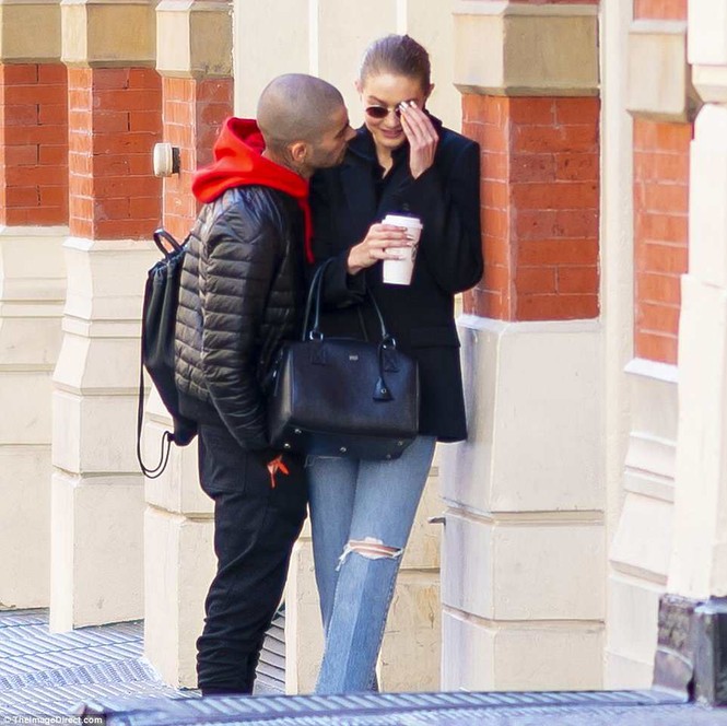 Gigi Hadid hôn Zayn Malik - ảnh 3