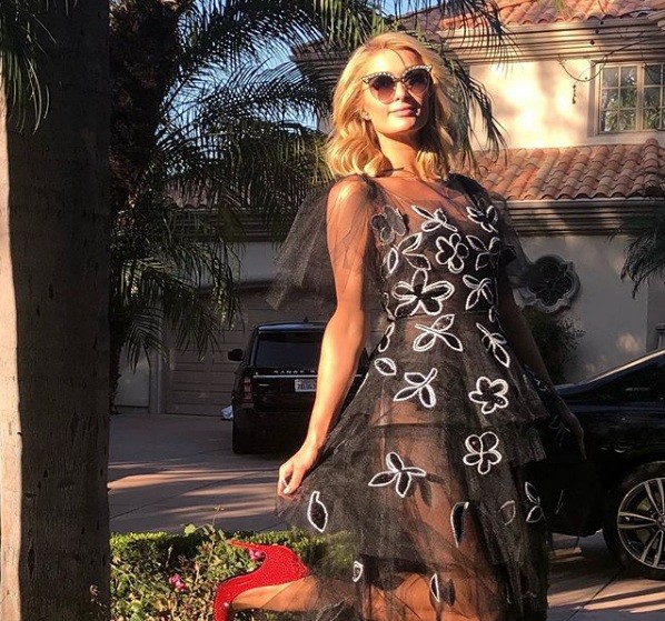 Cô nàng thừa kế Paris Hilton hé lộ ngày cưới - ảnh 11