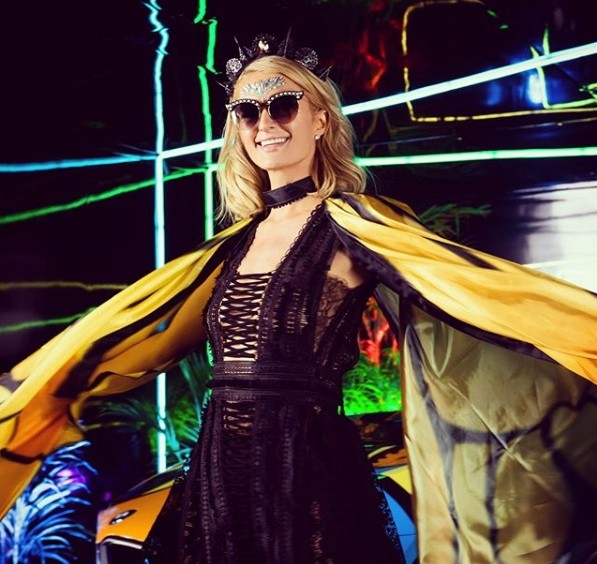 Cô nàng thừa kế Paris Hilton hé lộ ngày cưới - ảnh 12
