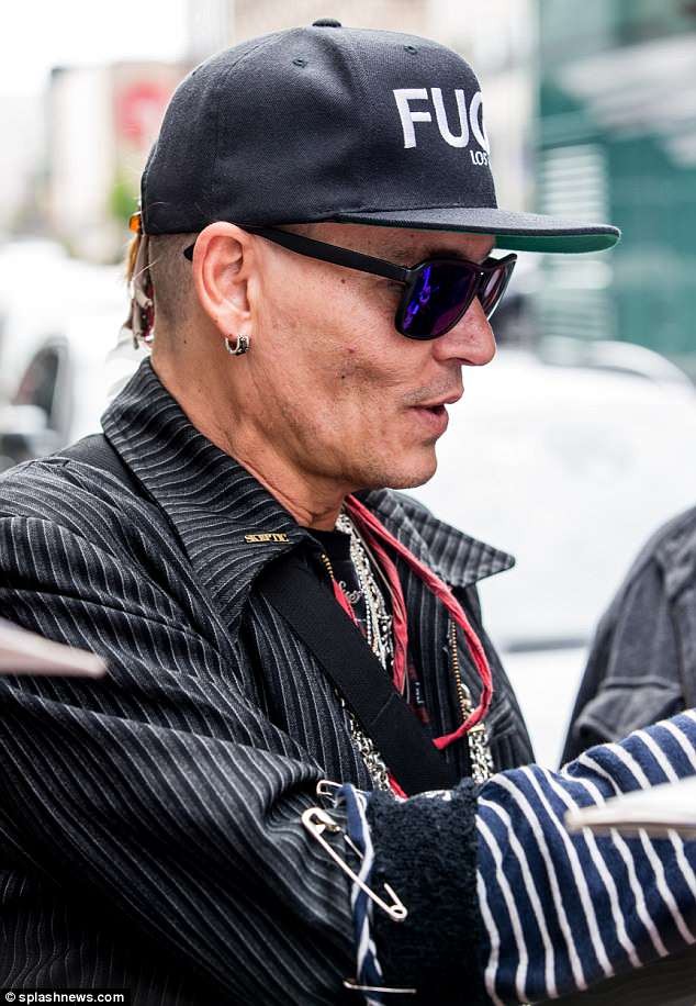 ‘Cướp biển’ Johnny Depp gầy gò hốc hác khó nhận ra - ảnh 4