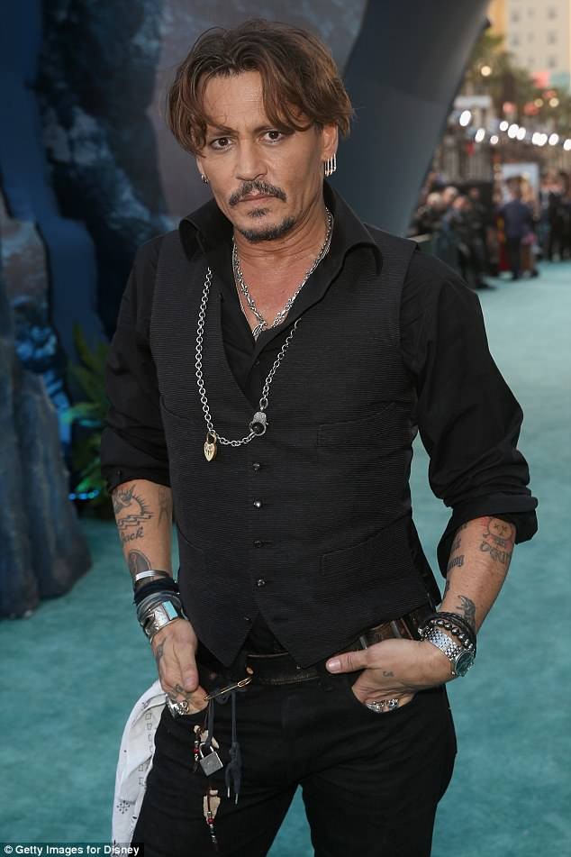 ‘Cướp biển’ Johnny Depp gầy gò hốc hác khó nhận ra - ảnh 11