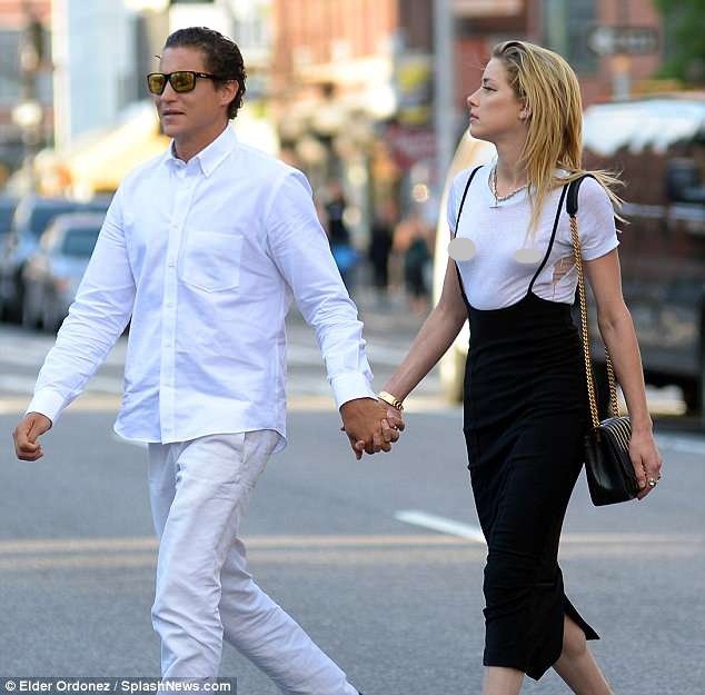 Táo bạo bỏ nội y, vợ cũ Johnny Depp tay trong tay tình cũ Heidi Klum - ảnh 6