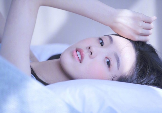 Nhan sắc mong manh trong veo của nữ sinh hàng không 9x xứ Trung - ảnh 1
