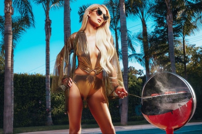 ‘Cô nàng tiệc tùng’ Paris Hilton gần 40 tuổi vẫn quá đỗi gợi tình - ảnh 9