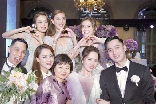 Cô dâu U40 Chung Hân Đồng xinh đẹp với đường cong quyến rũ - ảnh 16