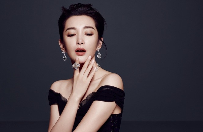 Ngưỡng mộ dáng ‘mình hạc xương mai’ của Lý Băng Băng ở tuổi U50 - ảnh 2
