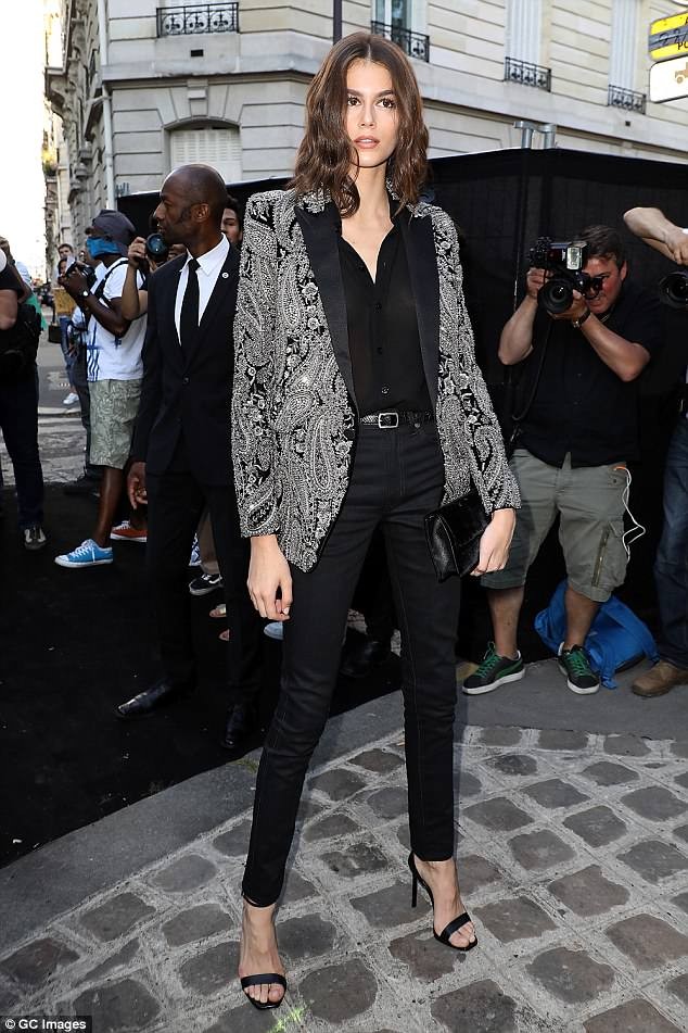 Con gái 16 tuổi của Cindy Crawford lộng lẫy như công chúa - ảnh 9