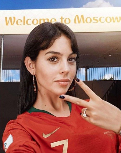 Sau thất bại World Cup, Ronaldo đi nghỉ 'giải sầu' cùng bồ nóng bỏng - ảnh 5