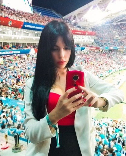 Sau thất bại World Cup, Ronaldo đi nghỉ 'giải sầu' cùng bồ nóng bỏng - ảnh 6
