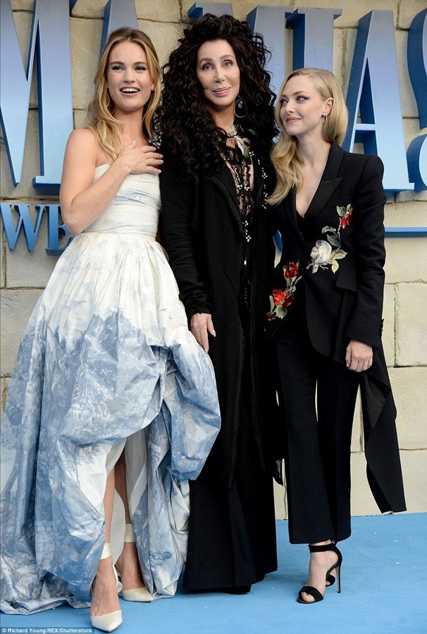 ‘Điệp viên 007’ Pierce Brosnan tái ngộ dàn người đẹp Mamma Mia - ảnh 26