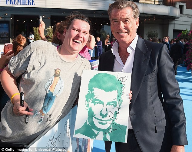 ‘Điệp viên 007’ Pierce Brosnan tái ngộ dàn người đẹp Mamma Mia - ảnh 15