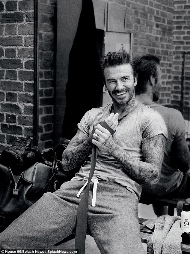 David Beckham 43 tuổi điển trai phong độ hút hồn phái nữ - ảnh 1