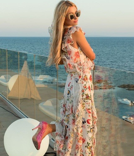 Paris Hilton bốc lửa gợi tình, tiết lộ tủ giày 'khủng' 23 tỉ đồng - ảnh 16
