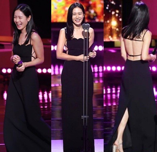 ‘Chị đẹp’ Son Ye Jin ‘thắt đáy lưng ong’ với đầm yếm hút mắt - ảnh 12