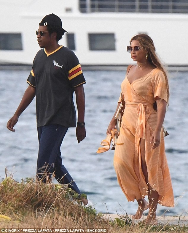 Beyonce siêu gợi cảm sánh đôi chồng trong sinh nhật ở Ý - ảnh 9