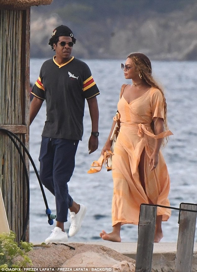 Beyonce siêu gợi cảm sánh đôi chồng trong sinh nhật ở Ý - ảnh 10