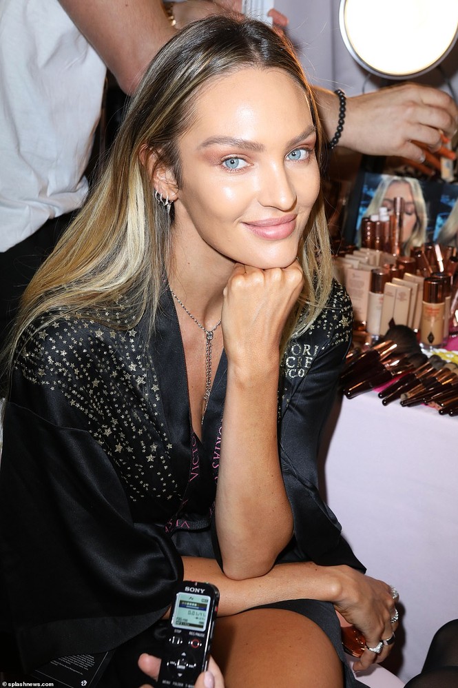 Candice Swanepoel, Behati Prinsloo về dáng 'thần tốc' sau sinh - ảnh 11