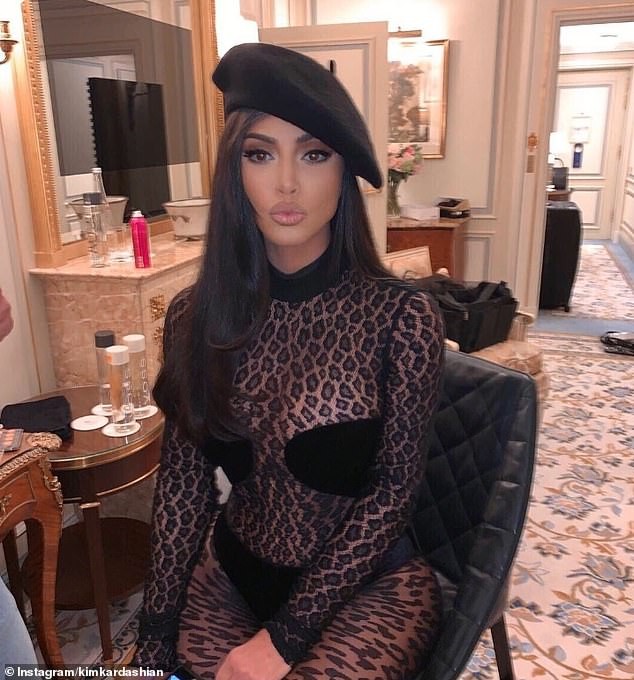 Kim Kardashian mặc xuyên thấu táo bạo dạo phố Paris - ảnh 3