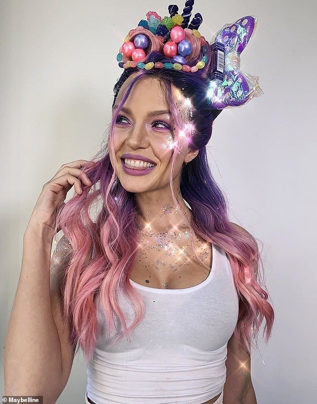 Say đắm đường cong tuyệt mỹ của thiên thần 9x Josephine Skriver - ảnh 24