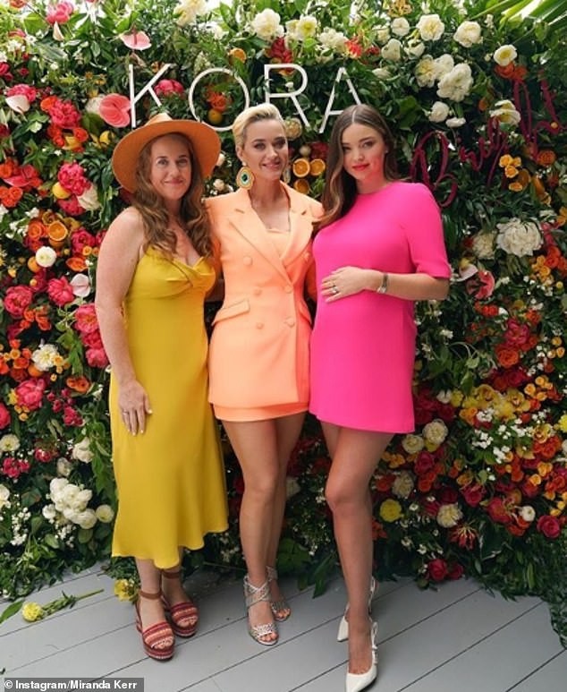 Bà bầu Miranda Kerr xinh đẹp quyến rũ, thân thiết với tình mới của chồng cũ - ảnh 5