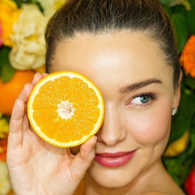 Bà bầu Miranda Kerr xinh đẹp quyến rũ, thân thiết với tình mới của chồng cũ - ảnh 7
