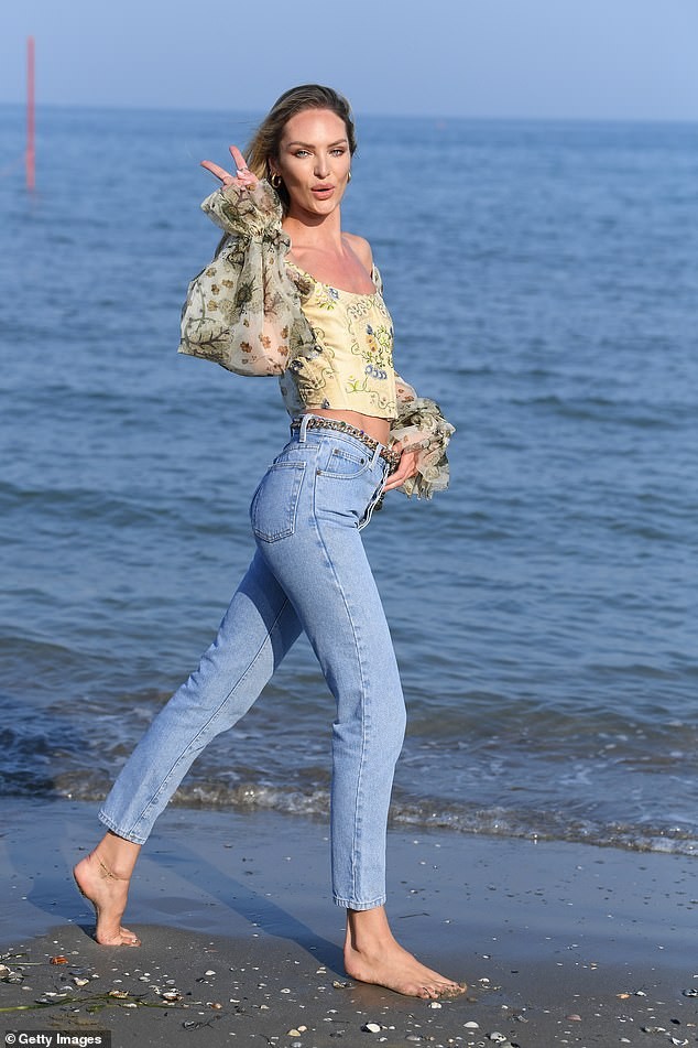Say đắm loạt khoảnh khắc thiên thần của Candice Swanepoel - ảnh 22