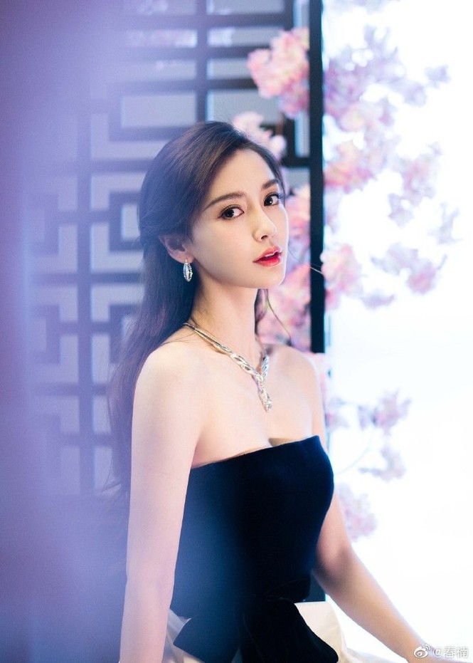 Angelababy xinh như công chúa giữa trời Paris - ảnh 23